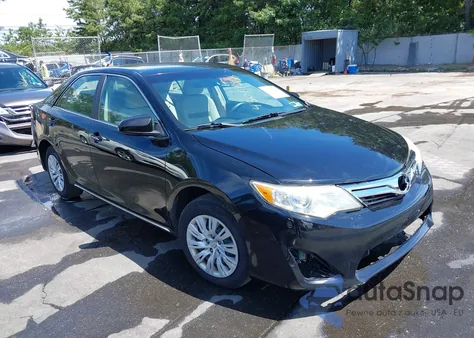 2013 Toyota Camry Le z USA, uszkodzony, nr VIN 4T4BF1FK3DR286996